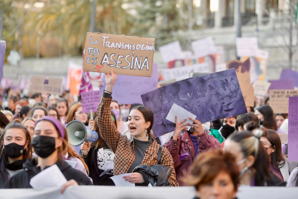 Fotos: El 8M vuelve a las calles de Granada