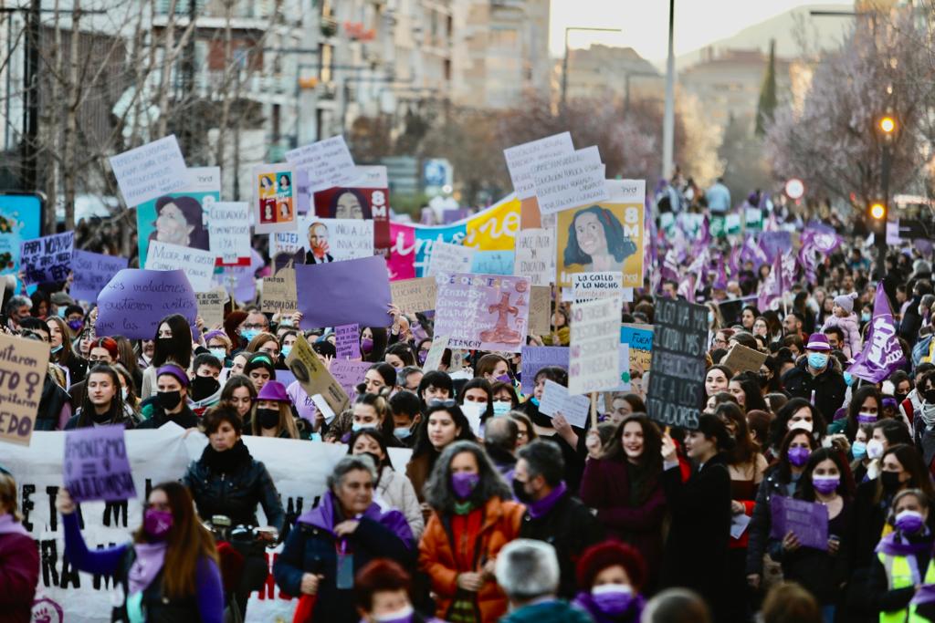 Fotos: El 8M vuelve a las calles de Granada