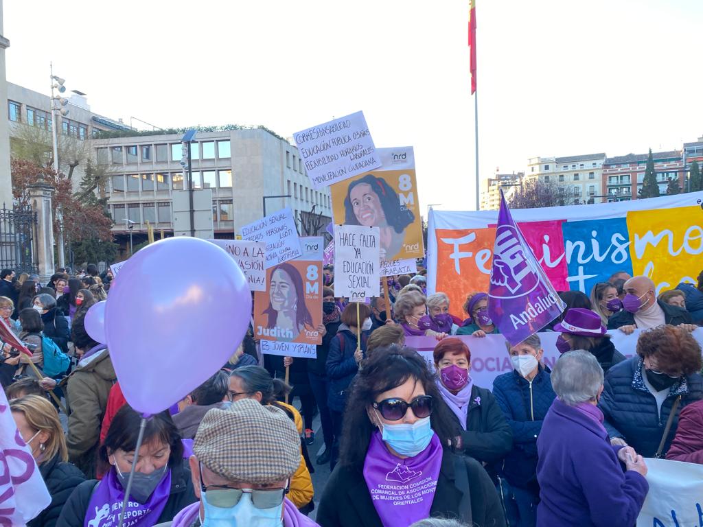 Fotos: El 8M vuelve a las calles de Granada