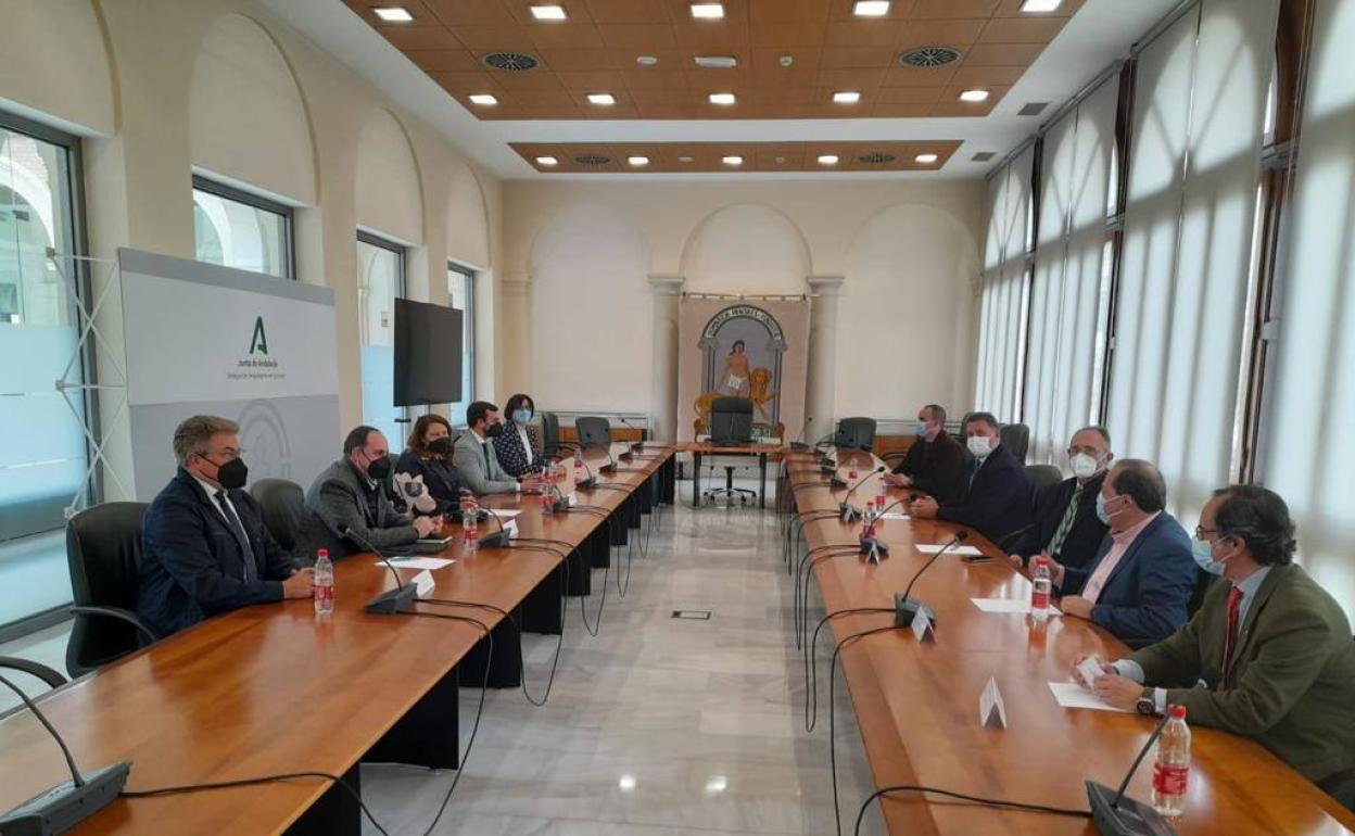 Imagen del encuentro de los empresarios con la consejera que tuvo lugar la semana pasada.