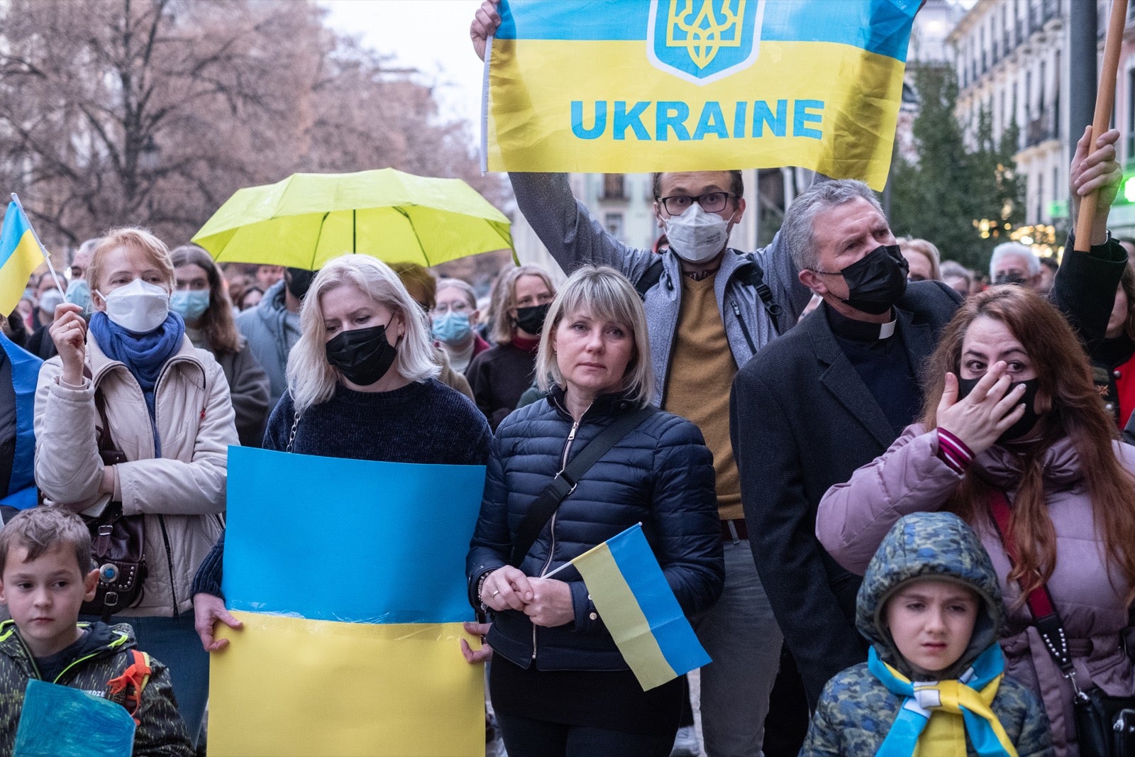 Ciudadanos ucranianos se manifiestan en Granada contra la invasión de su país.