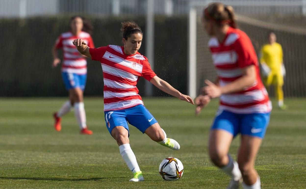 Urre remata a portería en un partido del pasado mes. 