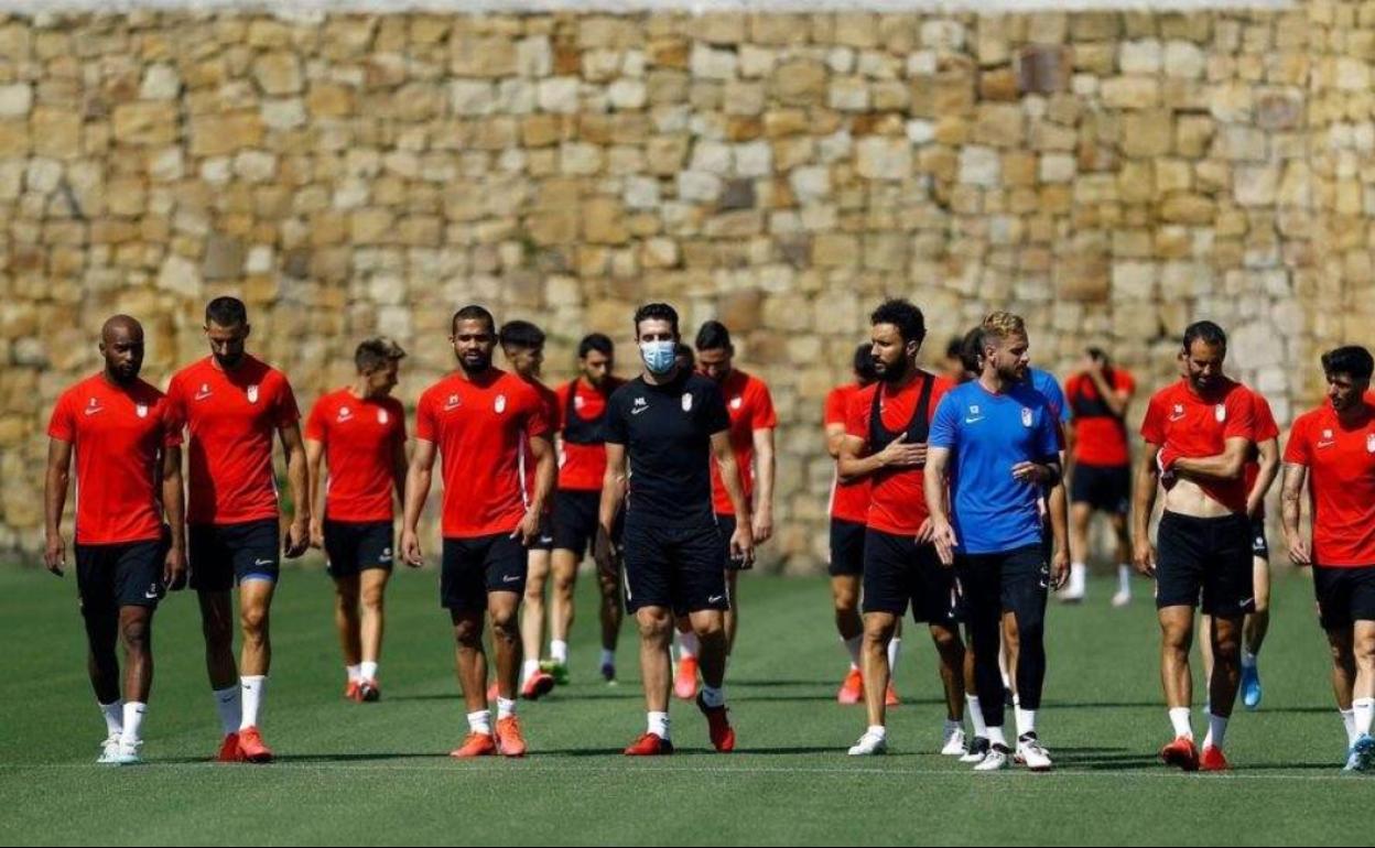 El Granada, en una de sus concentraciones recientes. tras eñ confinamiento general. 