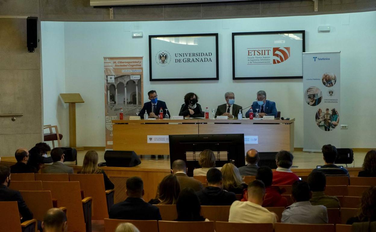 Los representantes de Telefónica, la UGR, la Junta y la ETSIIT. 