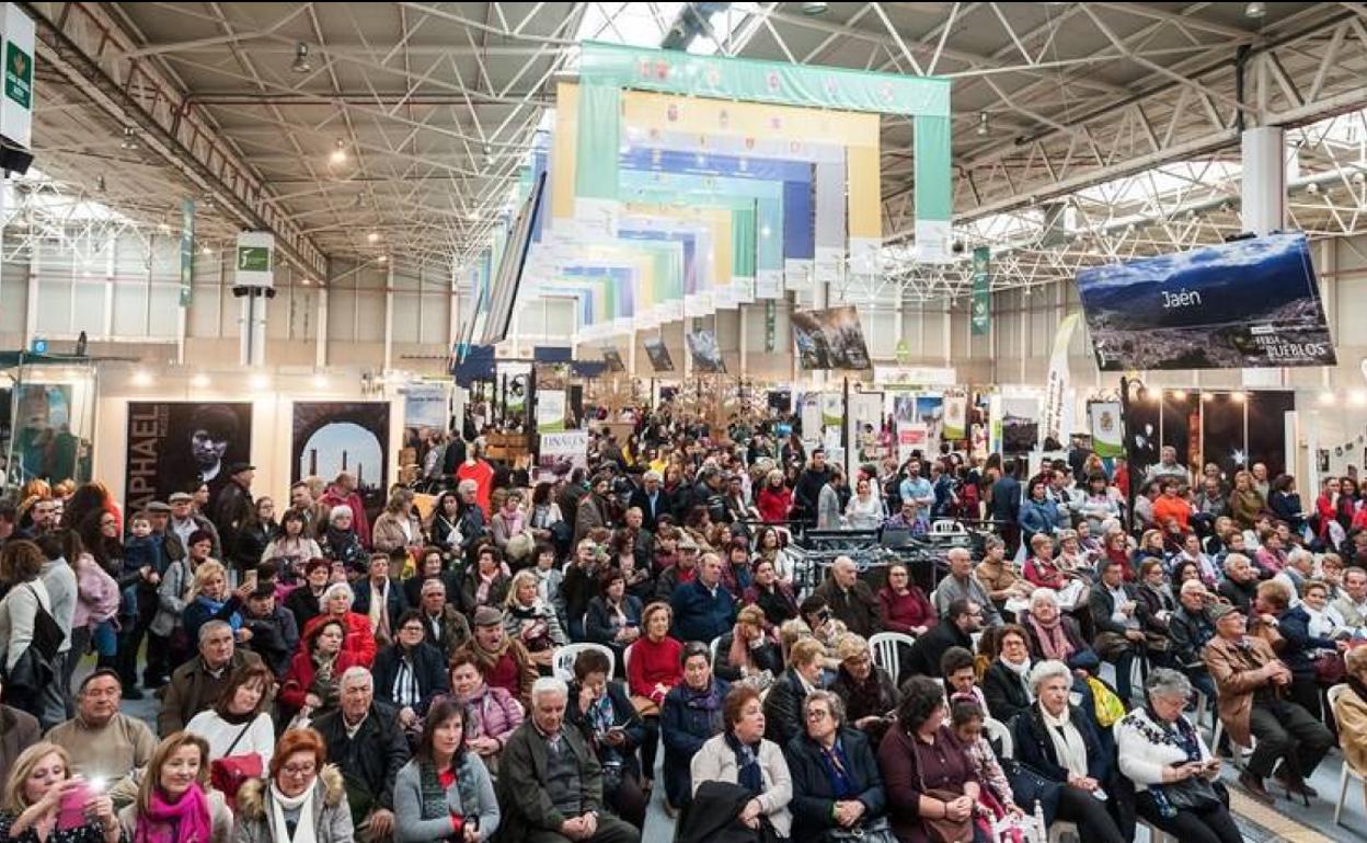 Asistentes a uno de los actos de la Feria de los Pueblos, en una edición anterior. 