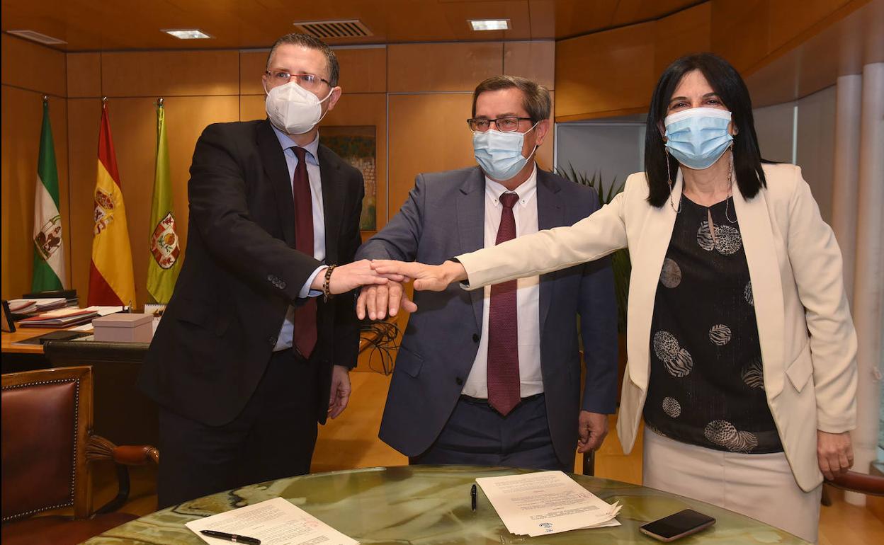 Firma del convenio entre Diputació y Correos. 