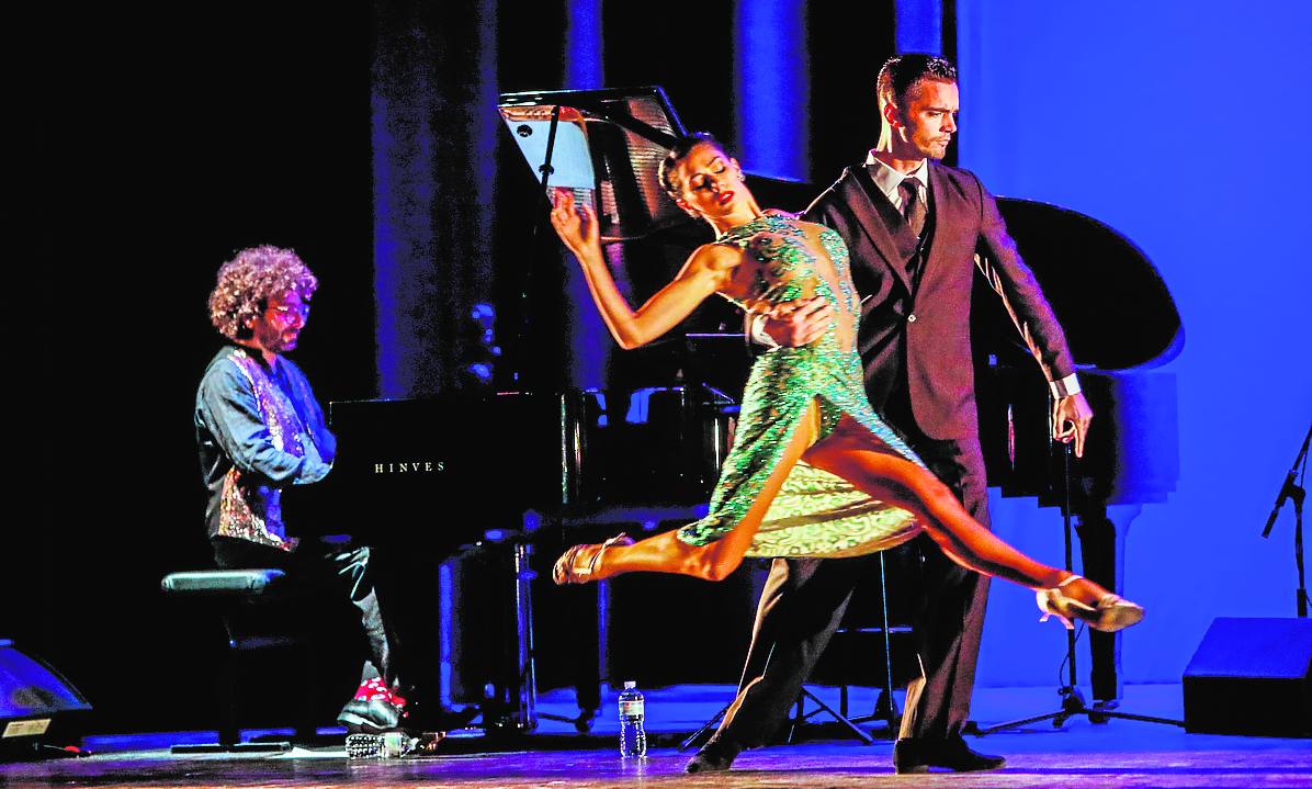 Un momento del espectáculo de anoche, dentro del Festival de Tango. 