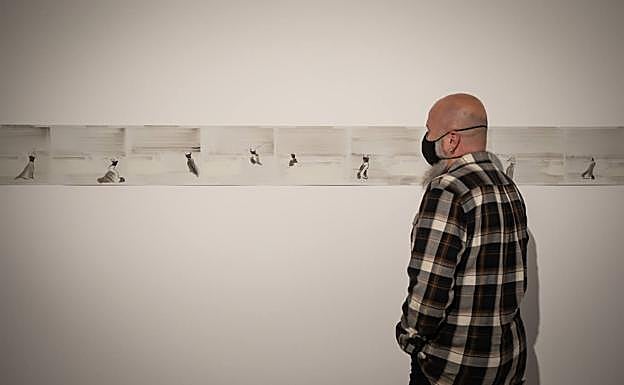 Observando las tiras donde Lasurt funde pintura y danza. 