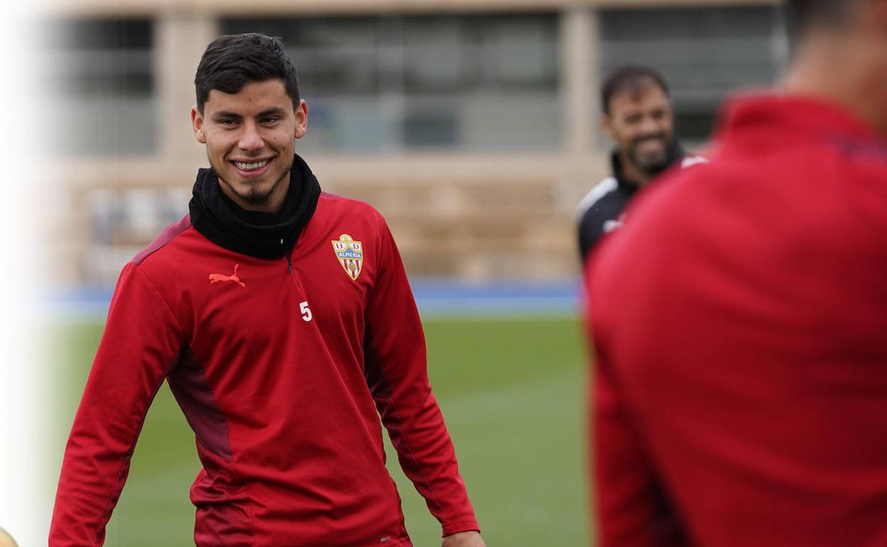 El argentino Lucas Robertone sueña con el ascenso.