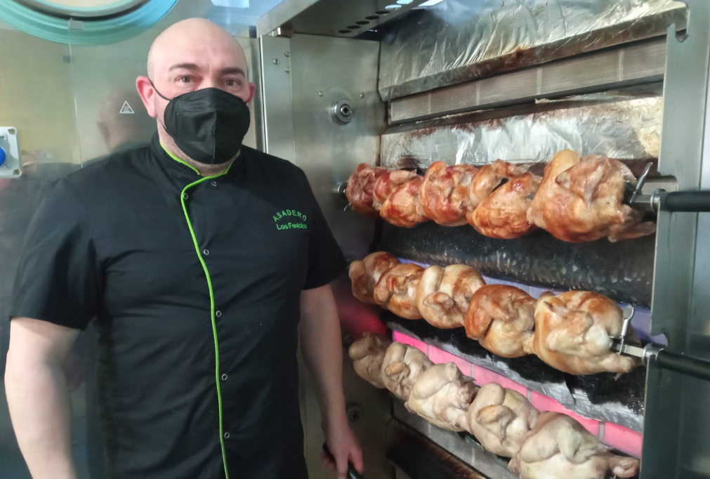 José Manuel González, propietario del Asadero Los Fenicios de Granada.