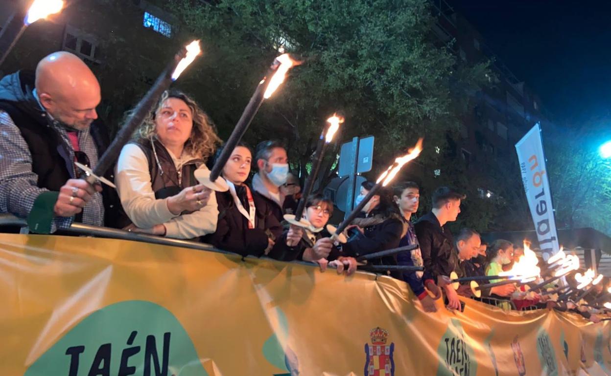 Las antorchas estuvieron presentes una vez más en la carrera.