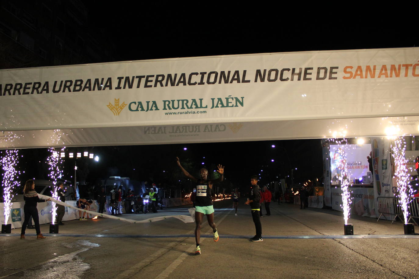 Ambiente en las calles de Jaén durante la carrera de San Antón