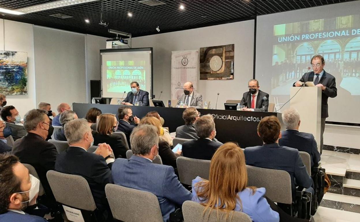 Presentación de la Unión Profesional en la sede del Colegio de Arquitectos. 