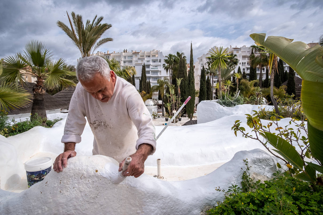Los preparativos de los hoteles de la Costa para Semana Santa tanto en el Hotel Helios como en el Albayzín del Mar