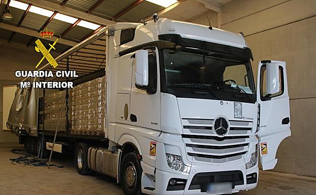 Imagen principal - Imágenes de la operación llevada a cabo en Cijuela. 