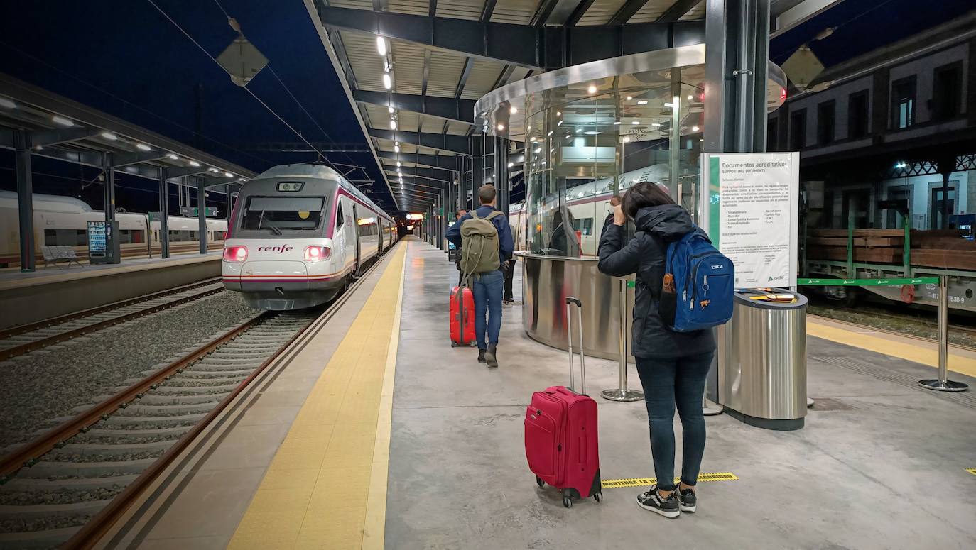 Conexión directa entre Granada y Málaga desde este lunes