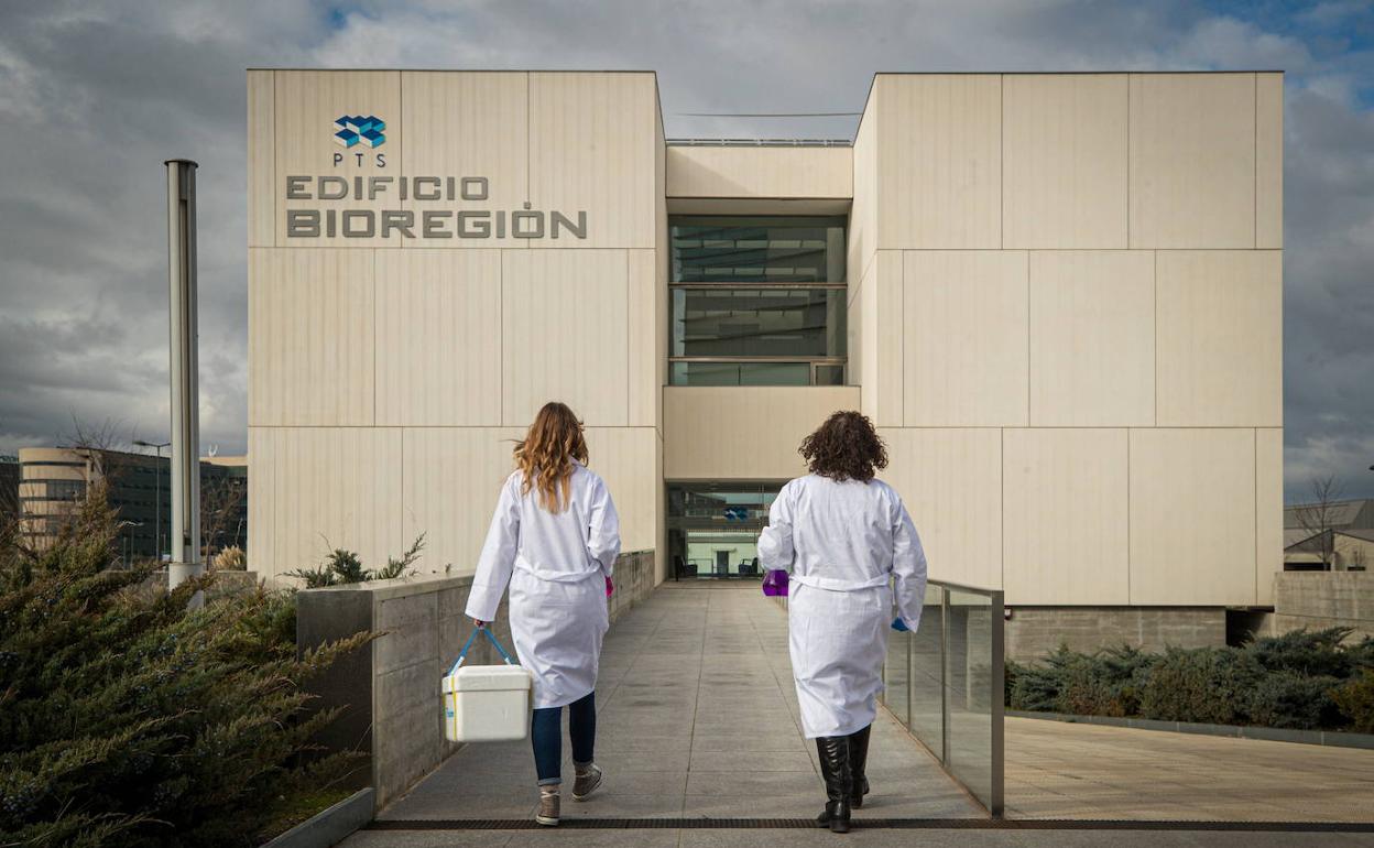 Edificio Bioregión en el PTS, adquirido por la UGR para ser sede de organismos de IA.