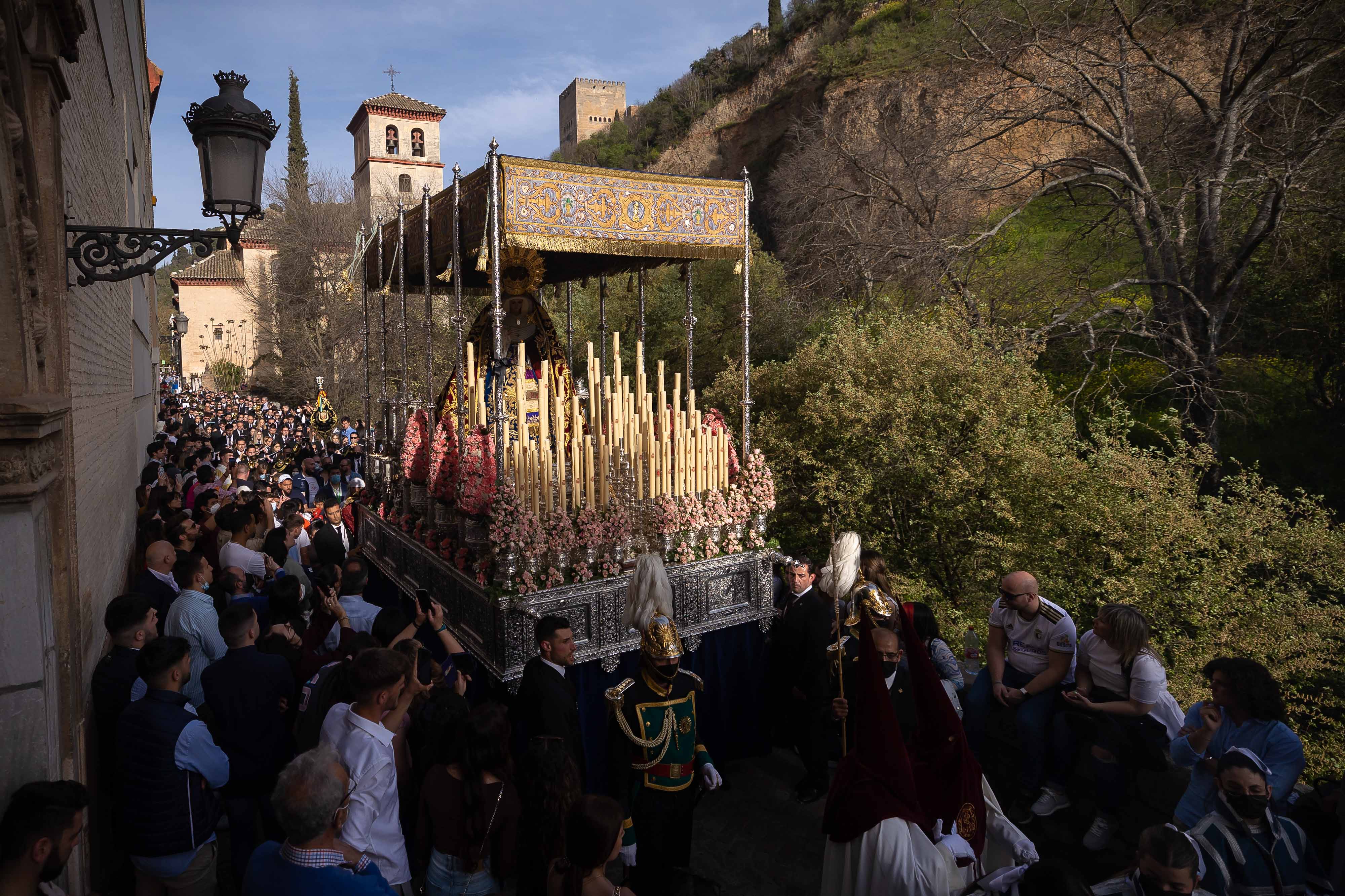 Las imágenes de las Maravillas a los pies de la Alhambra