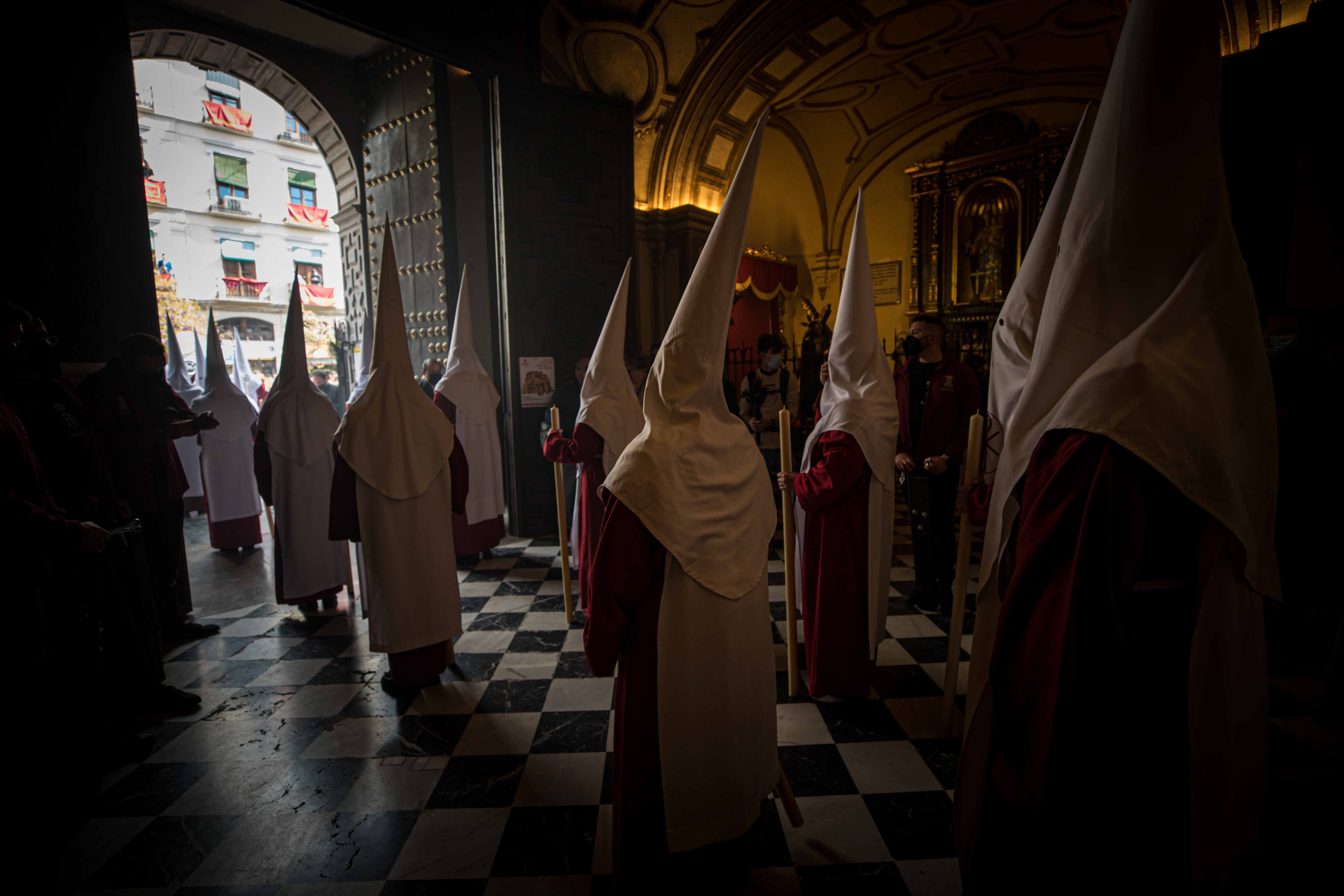 Las mejores imágenes del cortejo que acompaña al Cristo de la Meditación y Nuestra Señora de Los Remedios