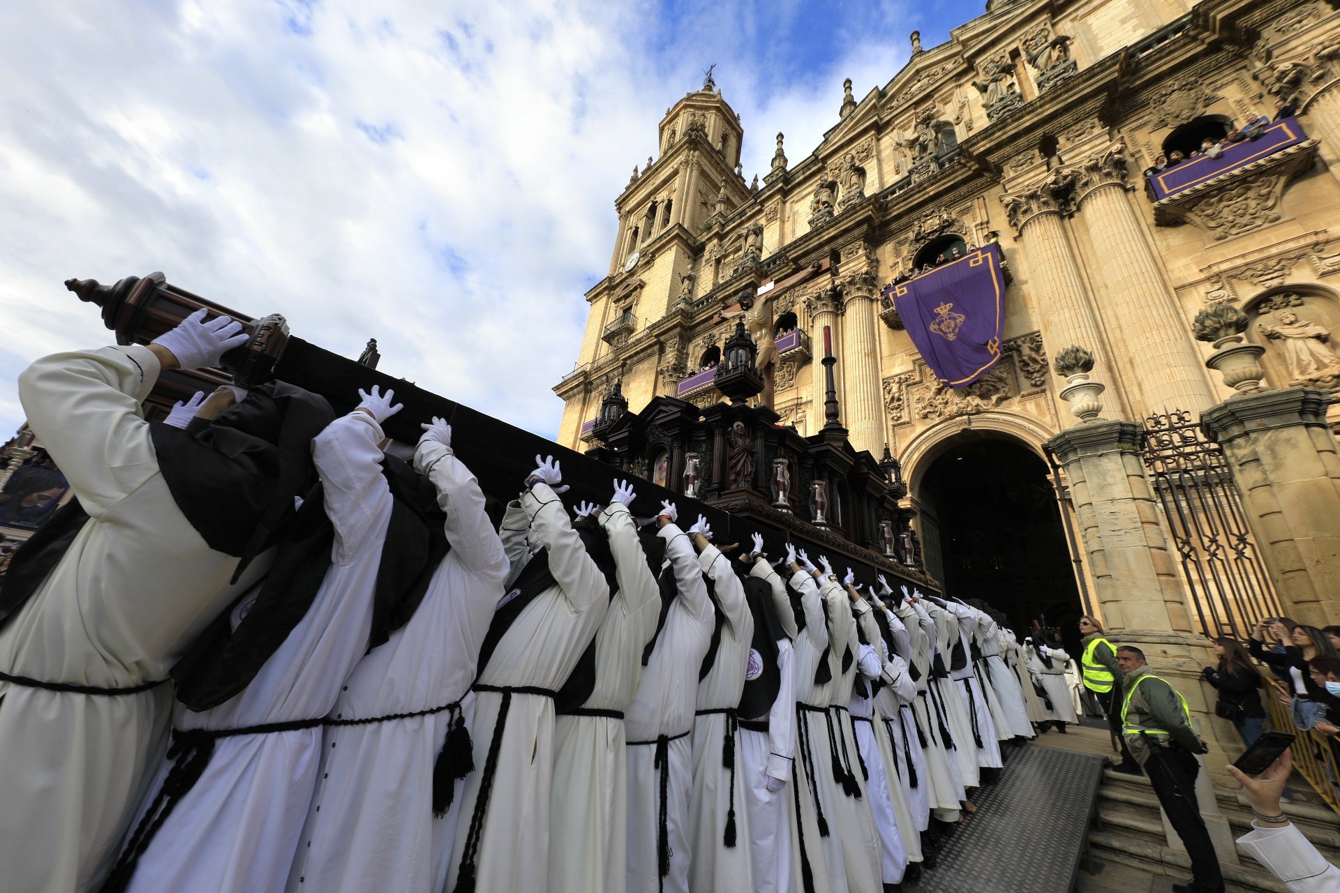 Fotos: La Buena Muerte, en las calles de Jaén