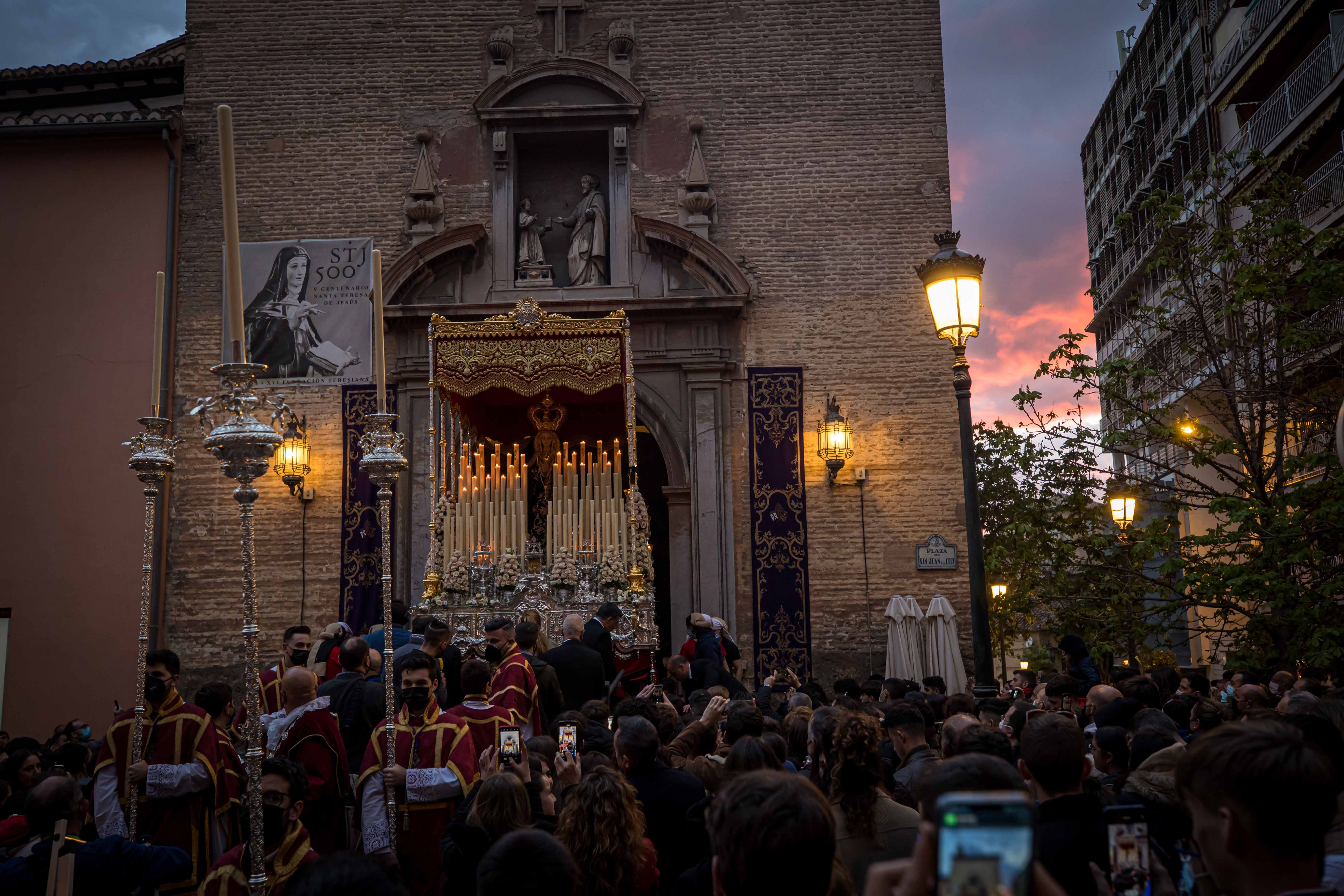 Fotos: Las imágenes del Nazareno en silencio