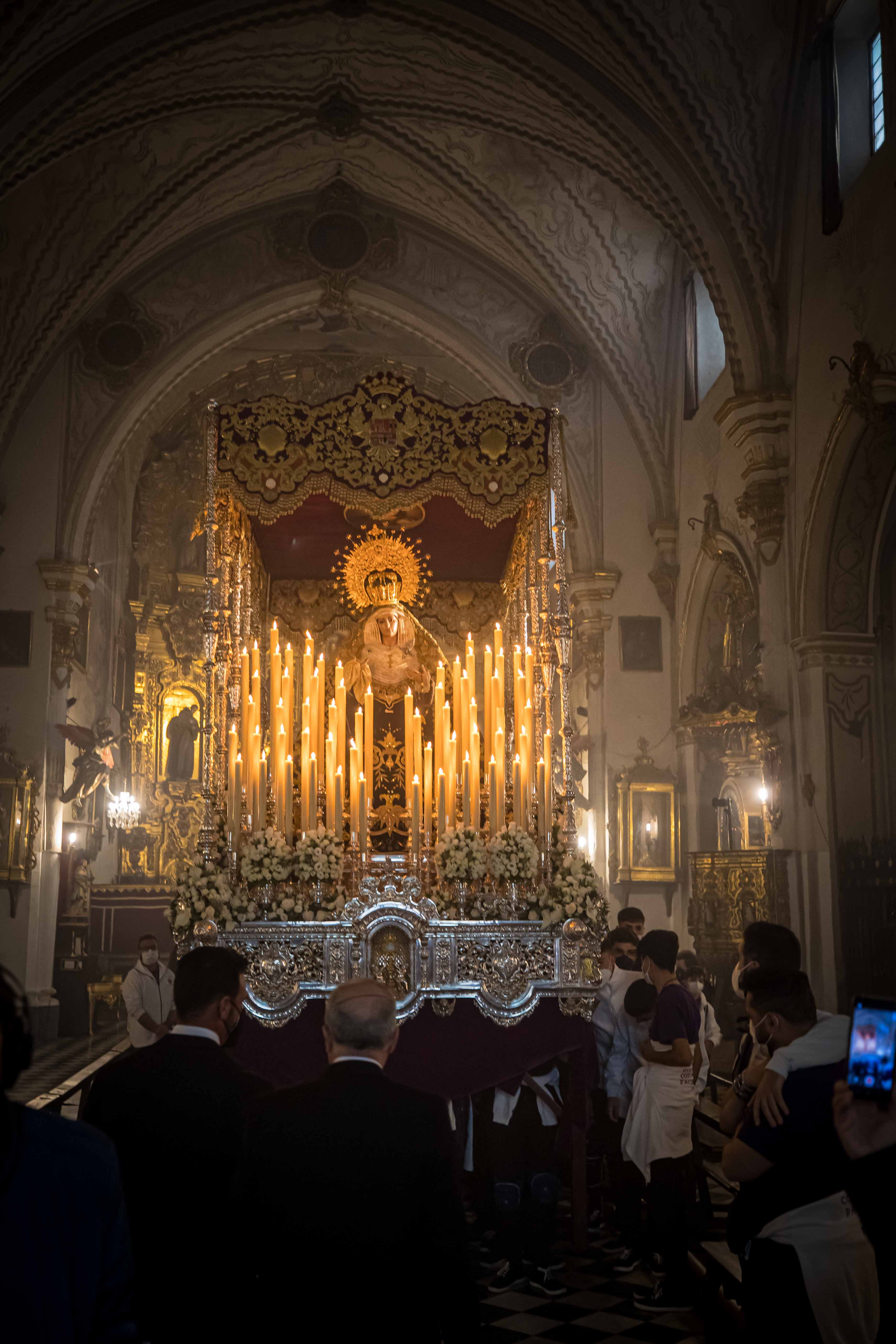 Paciencia y Penas por el centro de Granada