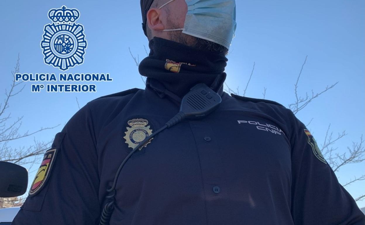 Agente de policía en Granada.