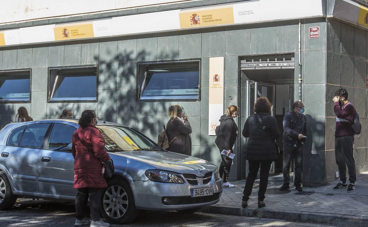 Este abril, el mejor para el empleo de la serie histórica en Granada