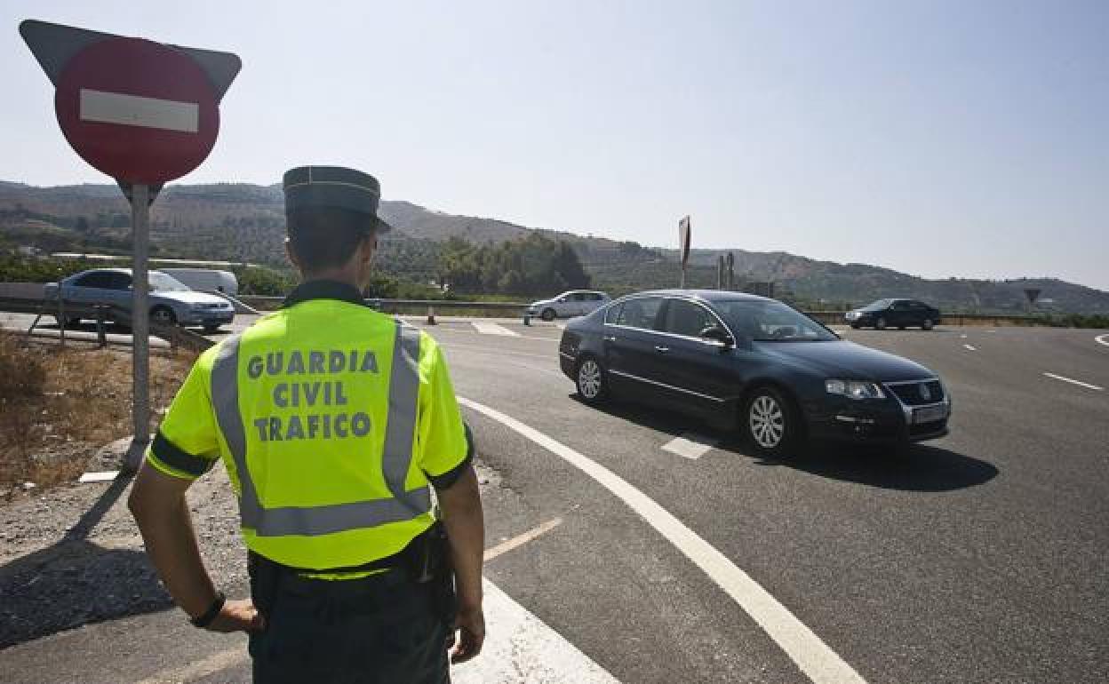 La DGT lanza este aviso a los conductores que ponen música en el coche