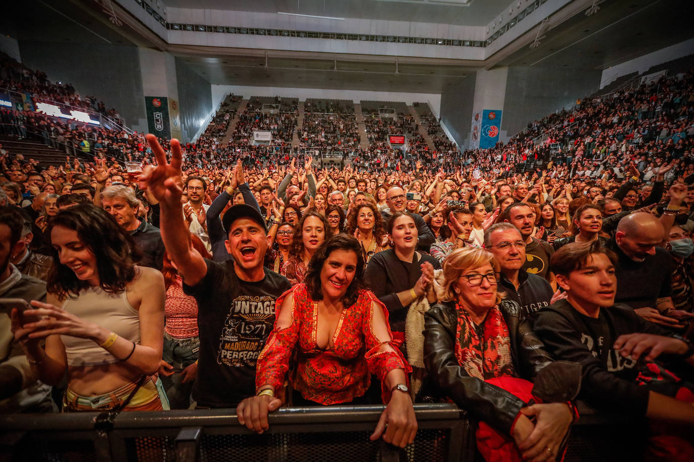 Lleno en el Palacio de los Deportes y entusiasmo a raudales.