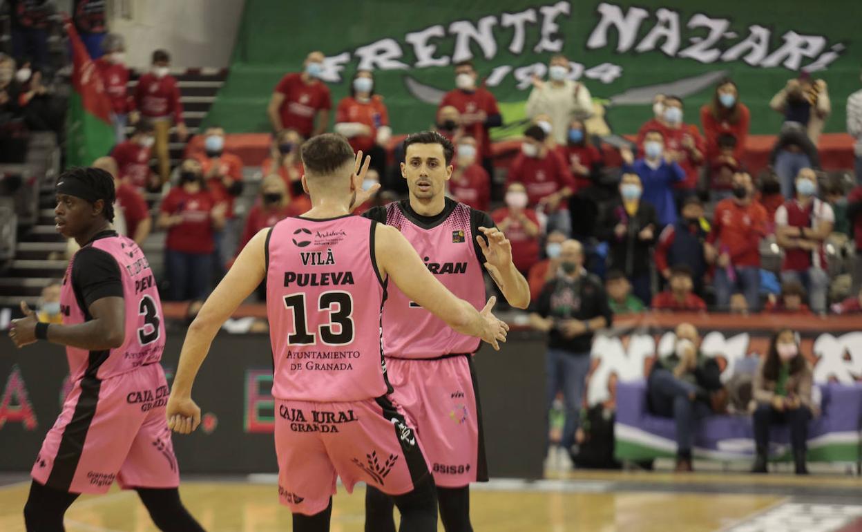 Pere Tomàs, que saluda a Ramón Vilà, se formó en el Prat.
