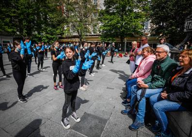 Imagen secundaria 1 - Granada | 300 niños mutantes toman Bibrrambla por un mundo mejor