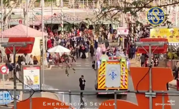 Incendio en la feria de Sevilla: acaba herido tras inhalar polvo del extintor