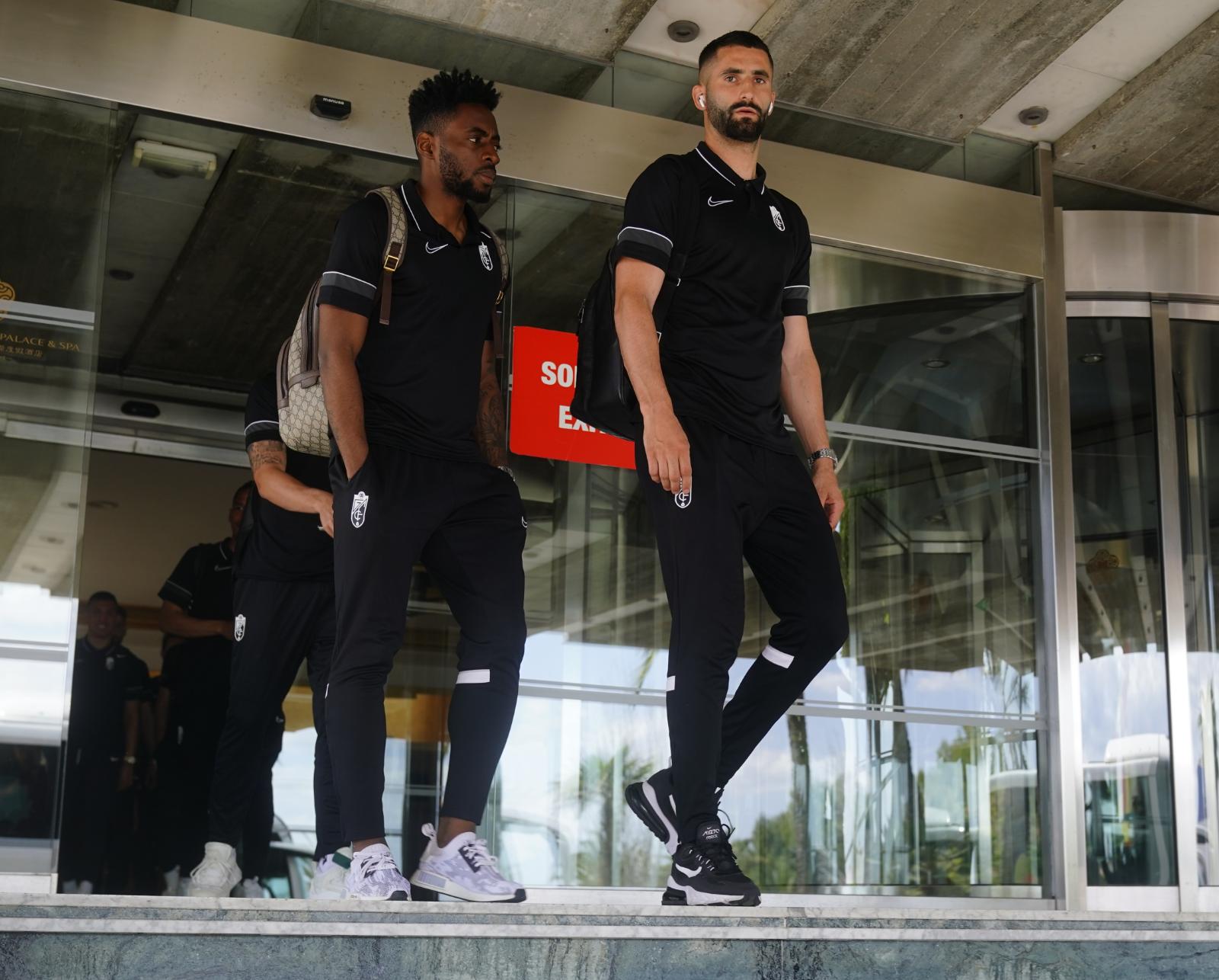 Partido clave por la permanencia en un estadio de Son Moix que recibió la visita de trescientos aficionados granadinistas