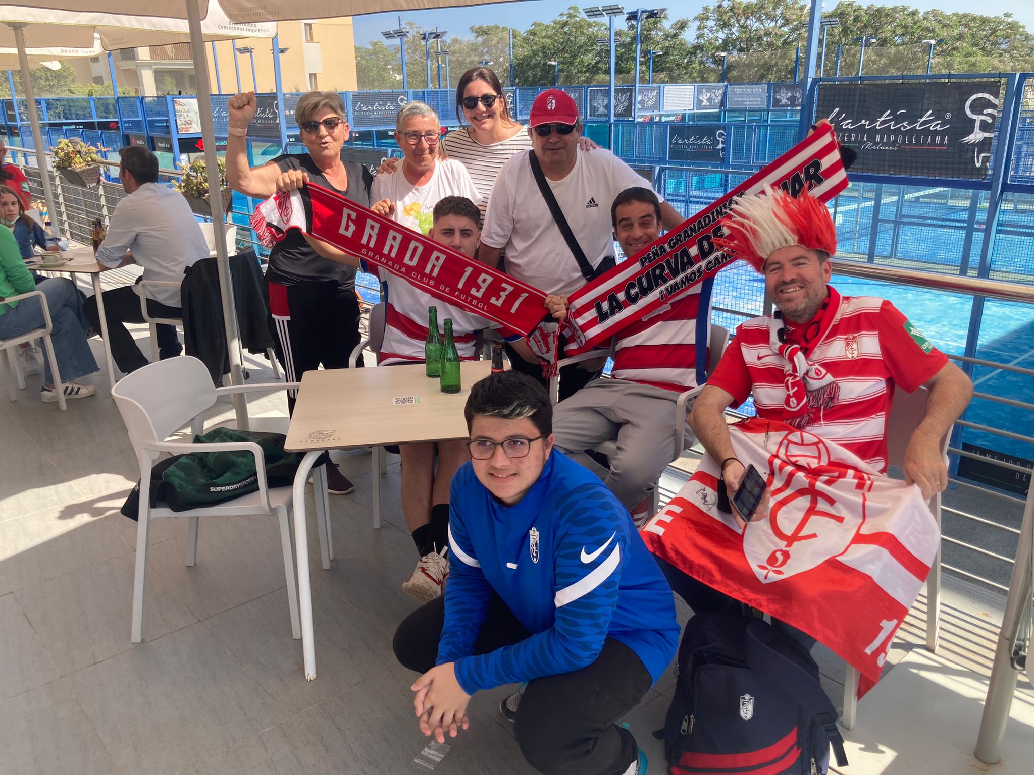 Cientos de aficionados han viajado a Mallorca para apoyar al Granada en una cita trascendental para la salvación