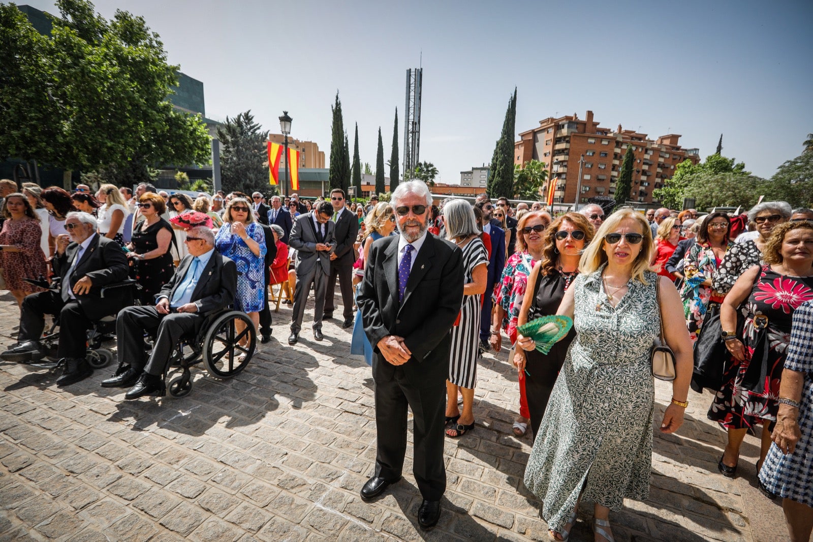 Más de 300 granadinos han llevado a cabo el juramento en la explanada del Palacio de Congresos.