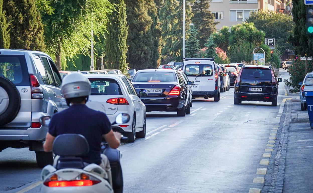 Un tercio de los vehículos censados en Granada capital están entre los más contaminantes