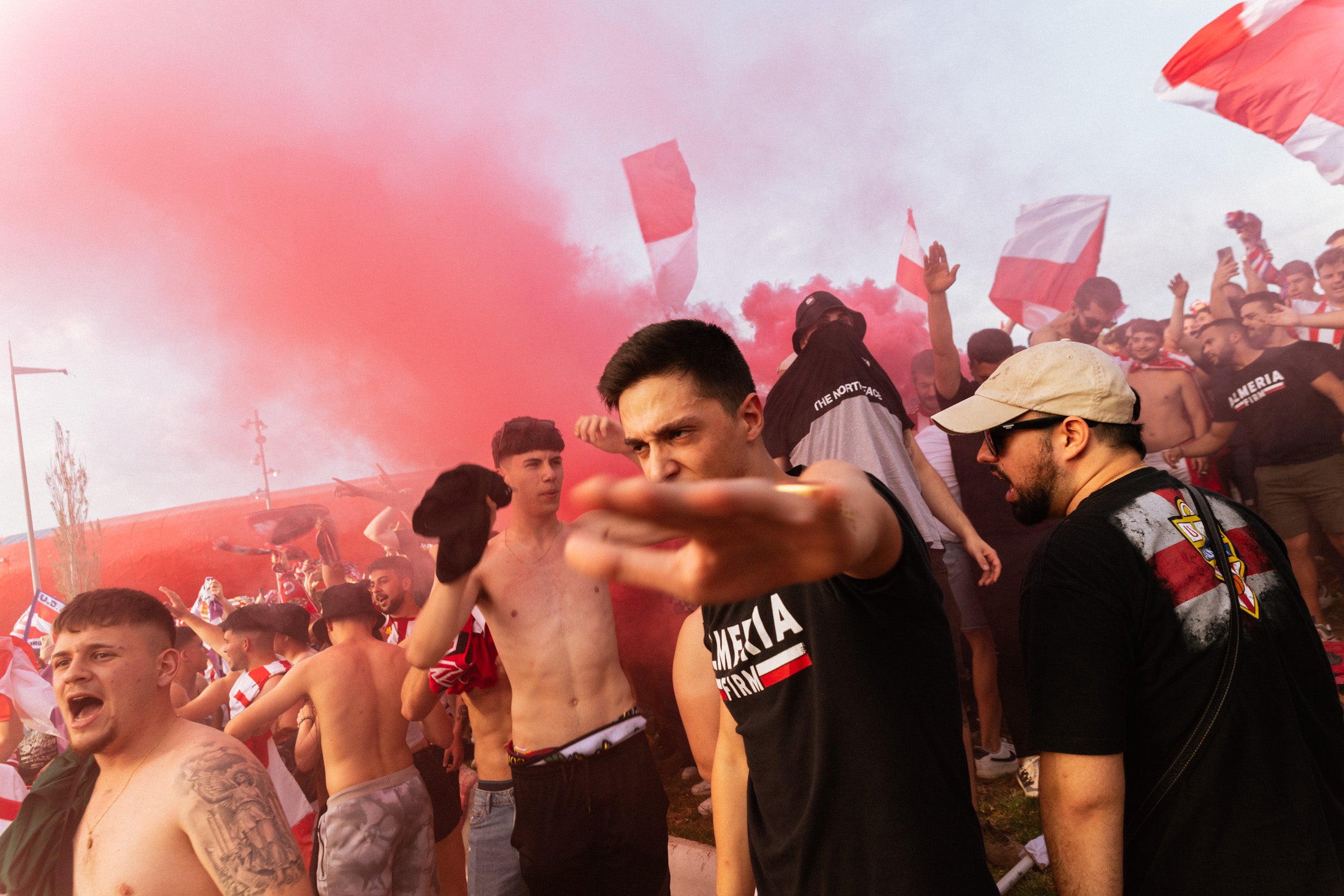 Fotos: Así ha recibido a la UD Almería la marea rojiblanca