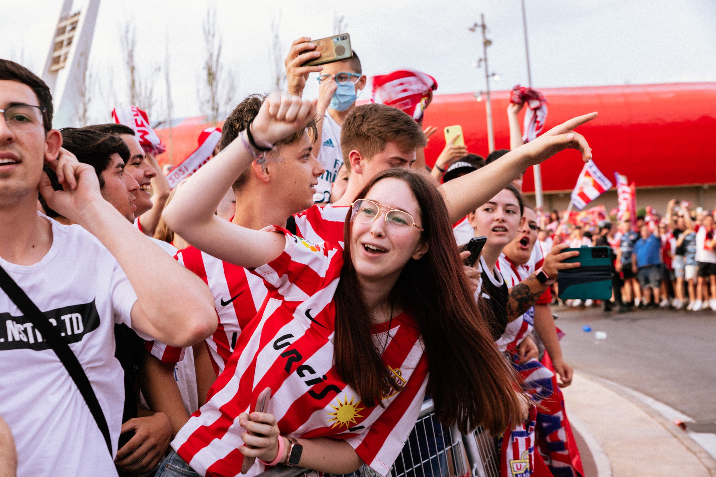 Fotos: Así ha recibido a la UD Almería la marea rojiblanca