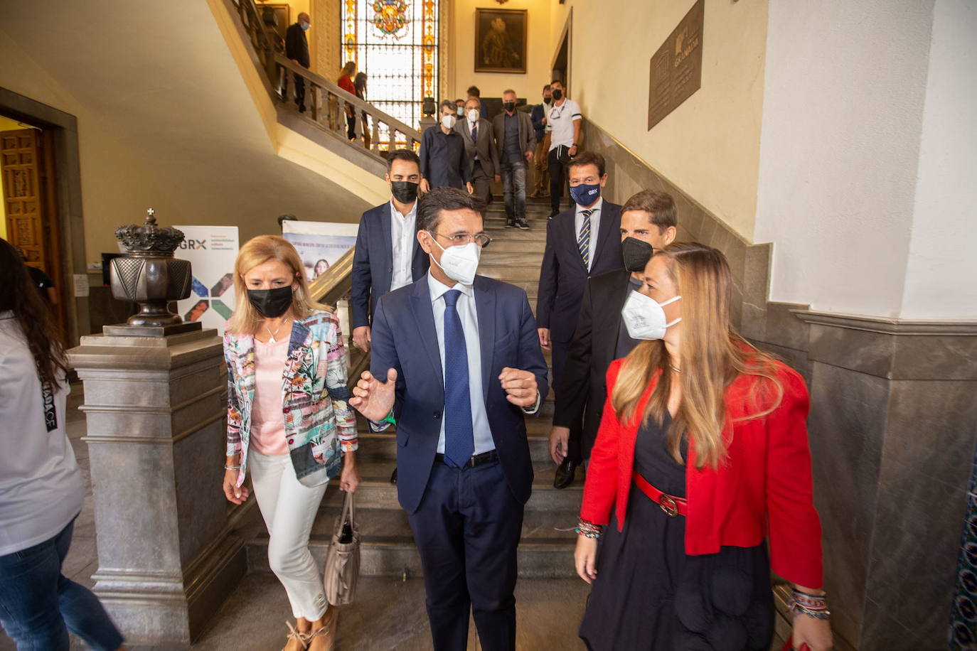Encuentro entre Paco Cuenca, alcalde de la capital; y Patricia Rodríguez, gerente del Granada CF. 