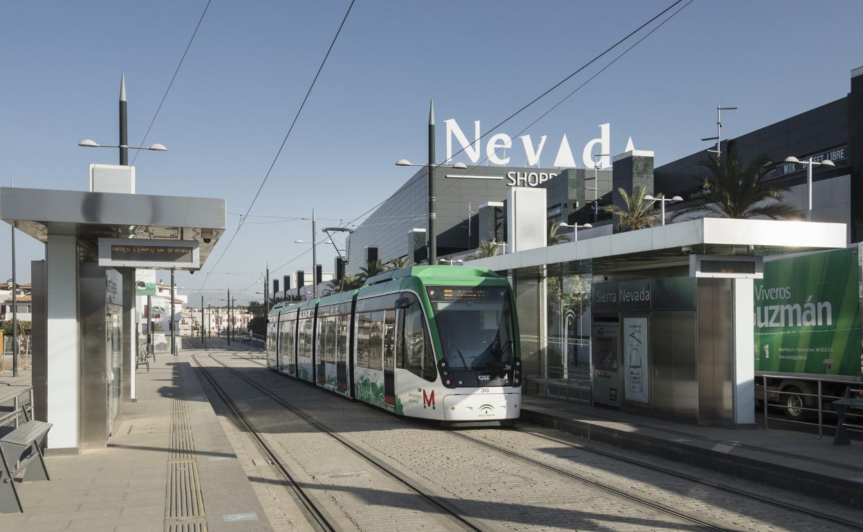 Parada de Metro Sierra nevada. 