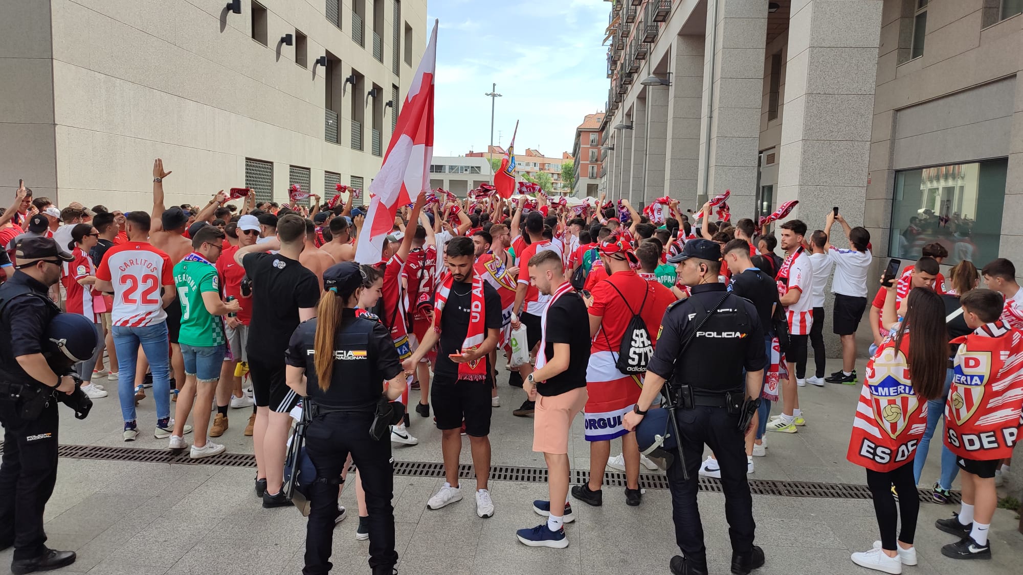 Fotos: Leganés es rojiblanco