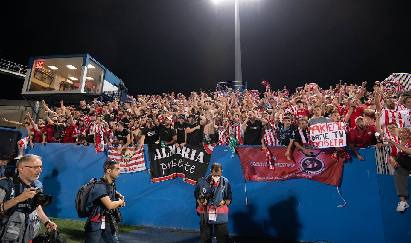 El partido del Almería en Butarque, a pie de campo