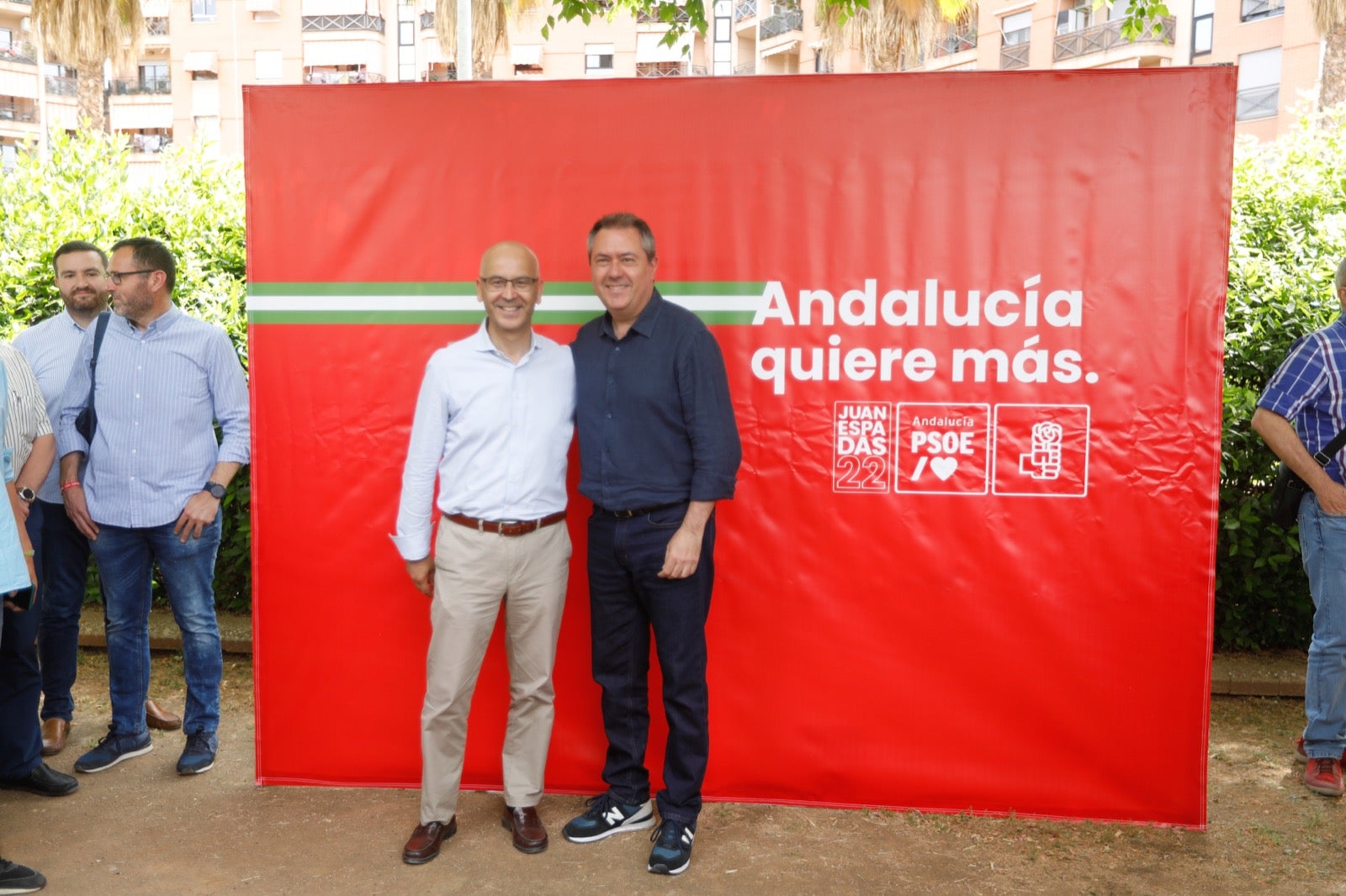 Más de 80 imágenes de los ediles socialistas de la provincia con el candidato del partido a la presidencia de la Junta