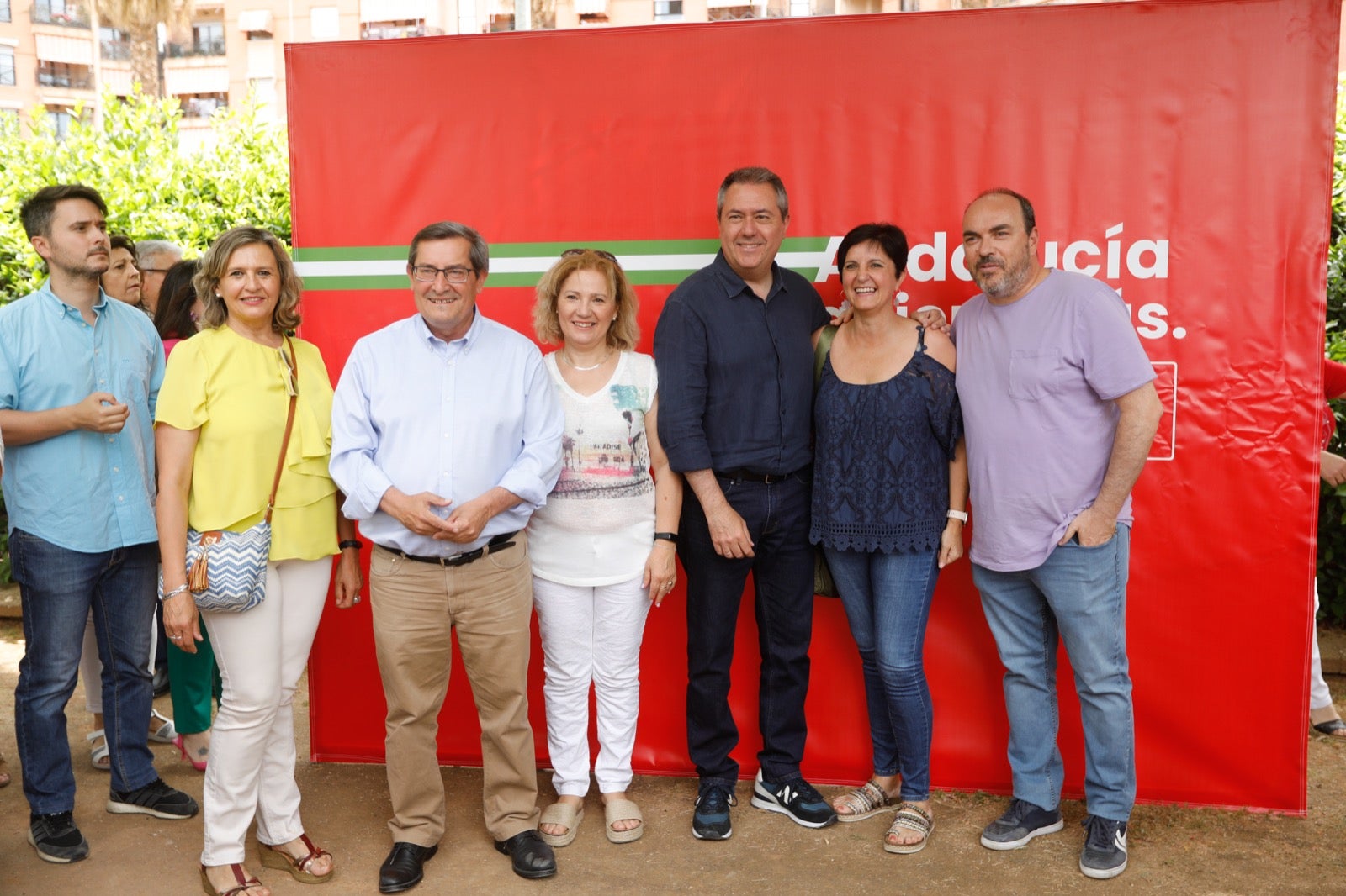 Más de 80 imágenes de los ediles socialistas de la provincia con el candidato del partido a la presidencia de la Junta