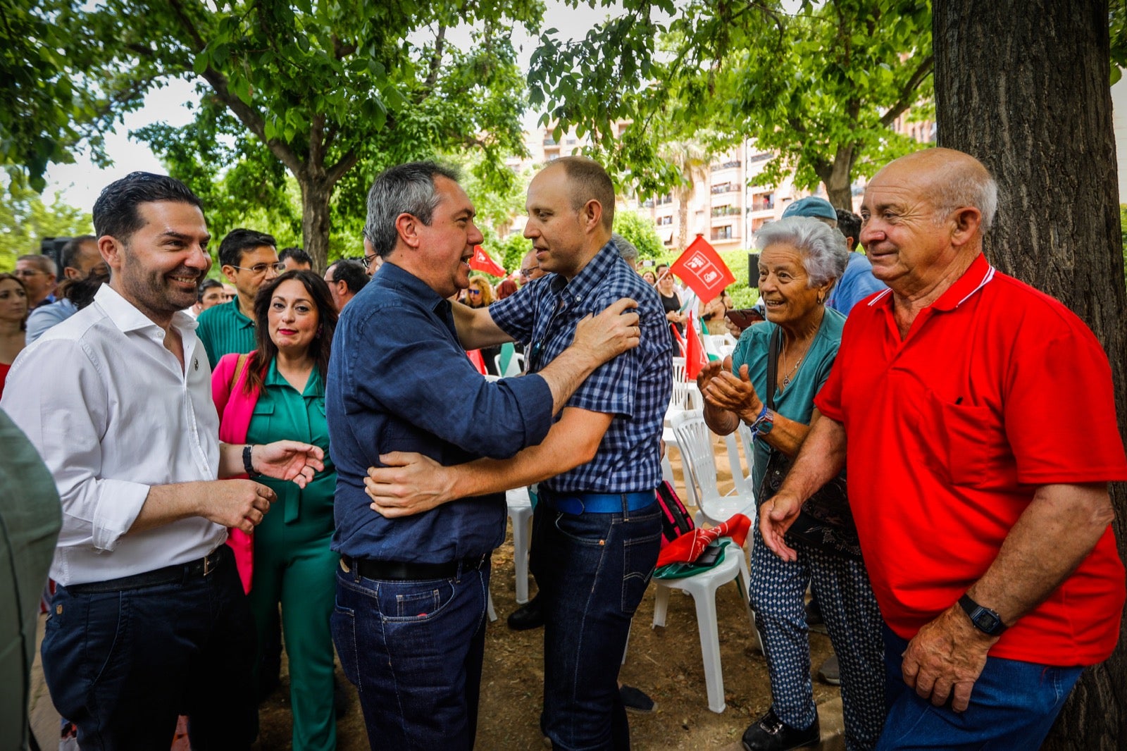 Más de 80 imágenes de los ediles socialistas de la provincia con el candidato del partido a la presidencia de la Junta