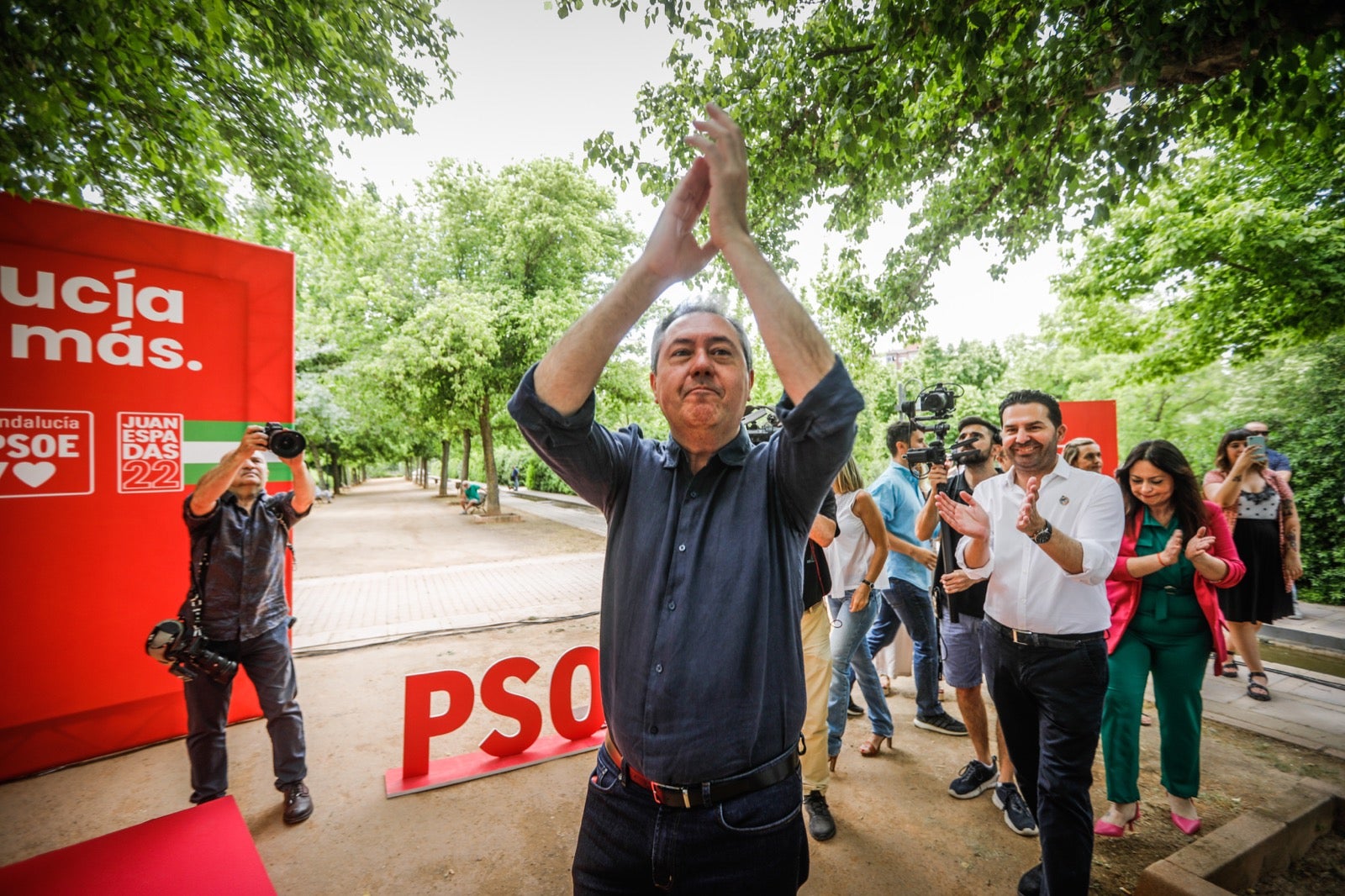Más de 80 imágenes de los ediles socialistas de la provincia con el candidato del partido a la presidencia de la Junta