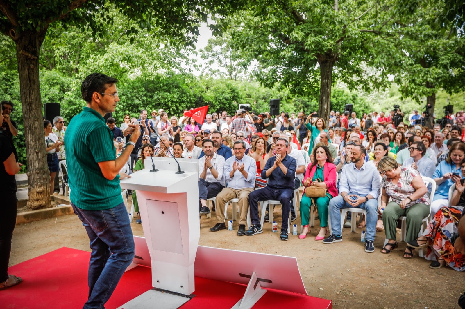 Más de 80 imágenes de los ediles socialistas de la provincia con el candidato del partido a la presidencia de la Junta