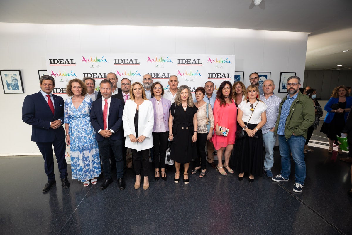 Se ha reconocido a lo mejor del sector granadino en cinco categorías: Mejor Hotel, Mejor Cocinero, Mejor Alojamiento Rural, Mejor Taberna y Mejor Restaurante