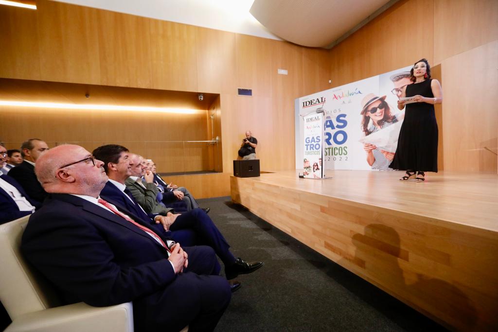 Se ha reconocido a lo mejor del sector granadino en cinco categorías: Mejor Hotel, Mejor Cocinero, Mejor Alojamiento Rural, Mejor Taberna y Mejor Restaurante